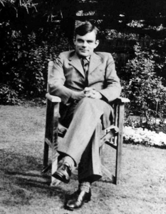 Alan-Turing_Wiki.jpg